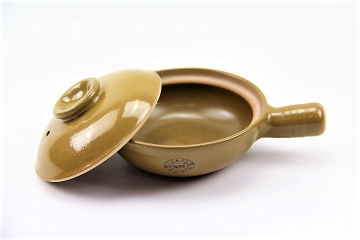 Representative image — a similar Chinese single-handle clay pot is shown. Colour and finish may differ.